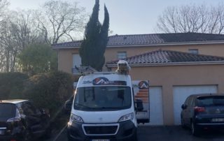 démoussage toiture par pulvérisation anti mousse dans la région Lyonnaise