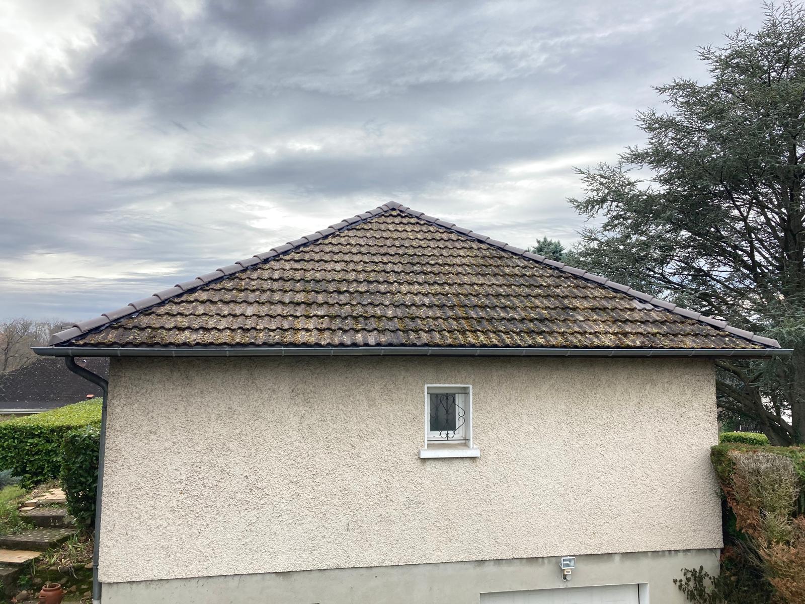 couvreur à Chassieu pourremplaement de faitage sur toiture couvreur à Chassieu pourremplaement de faitage sur toiture